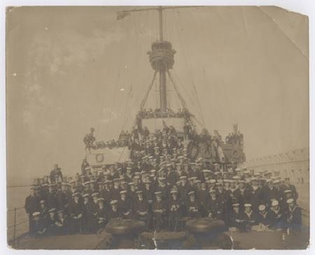 PR03295 – From the collection relating to Chaplain Vivian Agincourt Spence Little, Royal Australian Navy (RAN). Crew of either HMAS Sydney or HMAS Encounter, First World War.