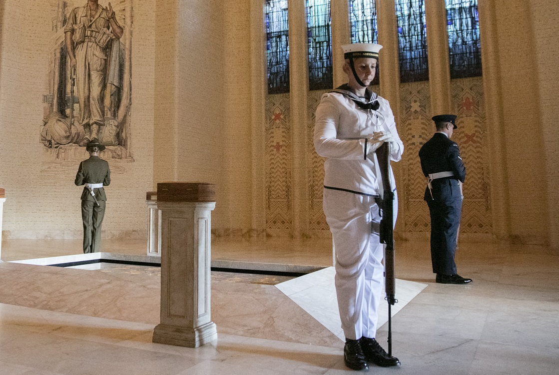 The guard of honour in the Hall of Memory