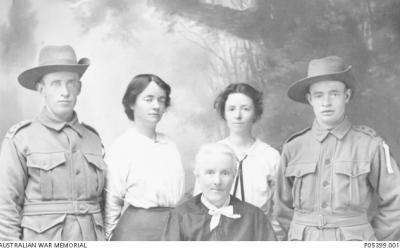The Allen family shortly before Bob and Steve left Sydney