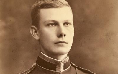 Studio portrait of Lieutenant Harold Ernest Lofts taken after his return to Australia from the campaign in China, August 1901 (Photographer: Herbst)