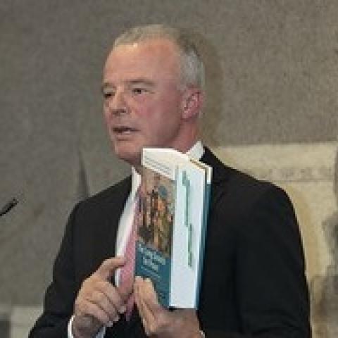 Dr Brendon Nelson