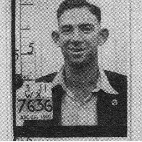 Paybook photograph of WX7636 Private William John Beer, 2/4th Machine Gun Battalion, Australian Infantry.