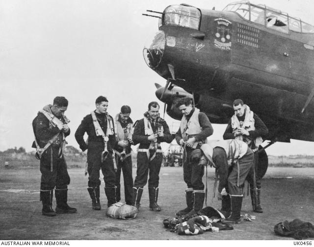 The crew of “M for Mother”, a Lancaster bomber from 467 Squadron, preparing to talke off on a raid over Berlin