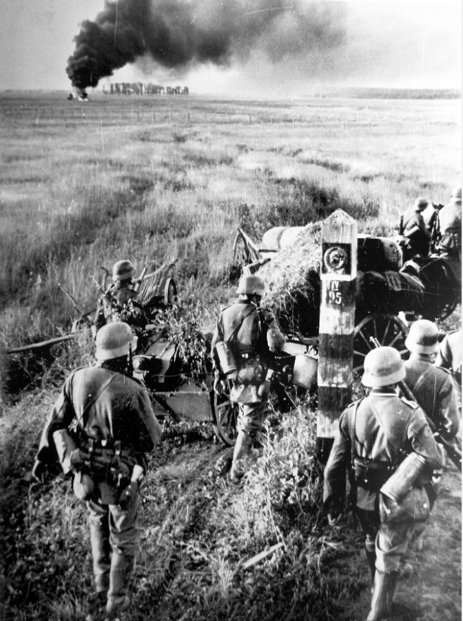 German troops cross the Soviet border. June 1941