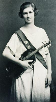 Pre-war photograph of Norah Chambers at the Royal Academy of Music circa 1925