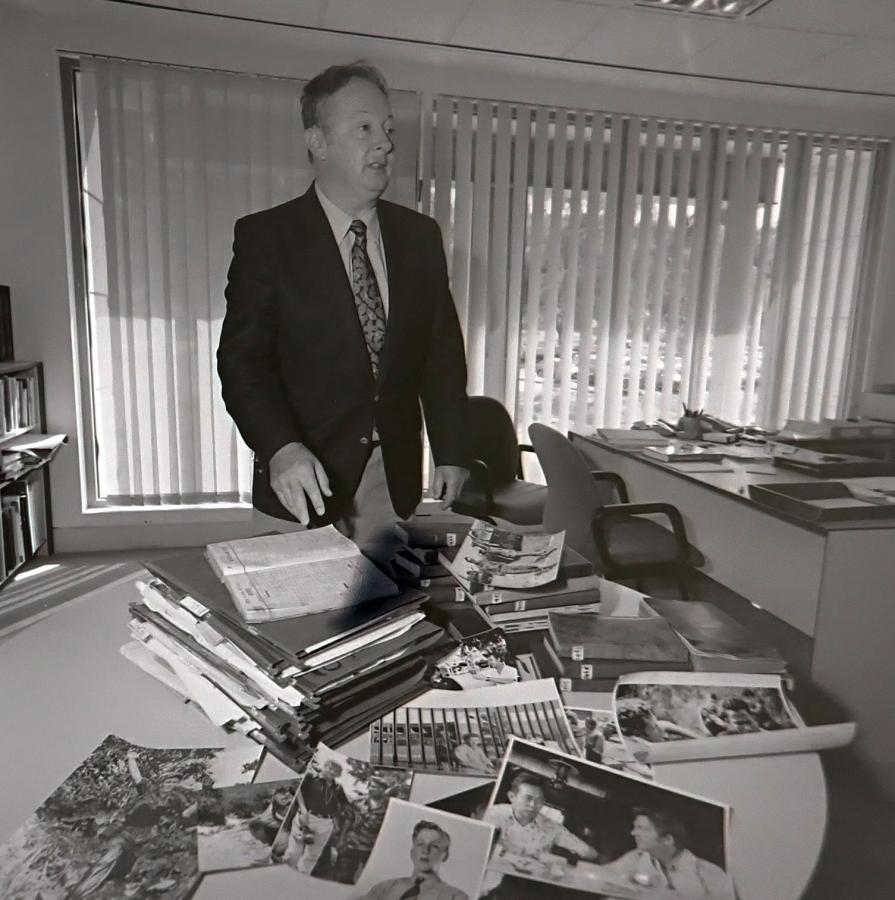 Tim Bowden donating his research for One Crowded Hour to the Memorial in 1993. Hans Reppin. PAIU1993/008.12