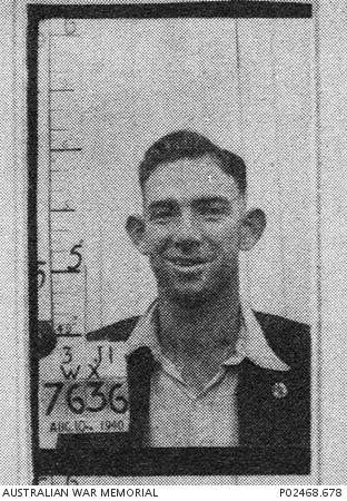 Paybook photograph of WX7636 Private William John Beer, 2/4th Machine Gun Battalion, Australian Infantry.