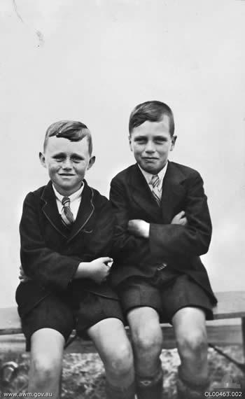 Bob England (left) and his school friend Keith Byrnes in 1942