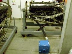 Undercarriage Oleopneumatic struts before treatment