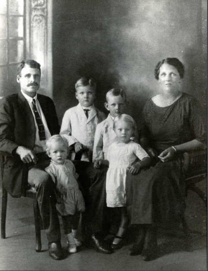 Joe and Anna Tyrrell with the four children they had at that time; Ken, Melville, Maud and Joey.