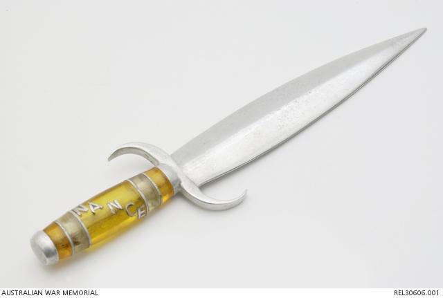 Dagger-shaped letter opener