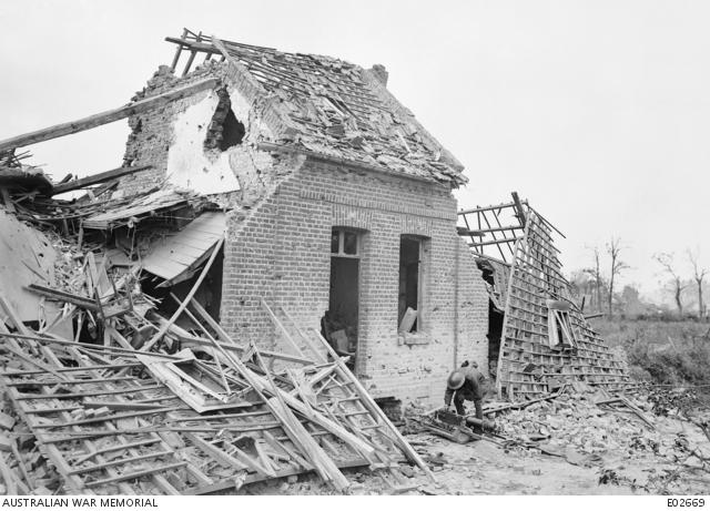 German machine gun captured at a house in Hamel.