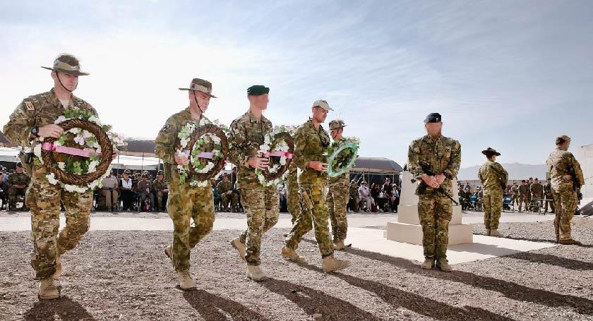 Soliders with wreaths